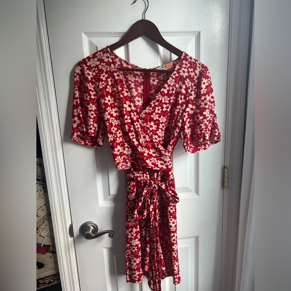 Madewell size 6 Red Floral Wrap Romper